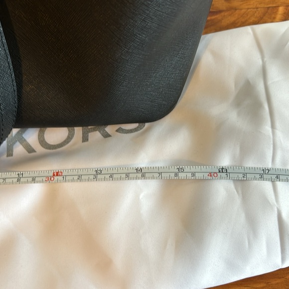 Michael Kors bag - Picture 4 of 10